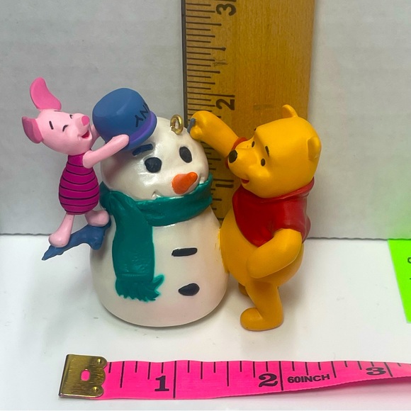BNIB Vintage 1998 Hallmark Keepsake Ornament Winnie the Pooh Building a Snowman - Picture 15 of 16